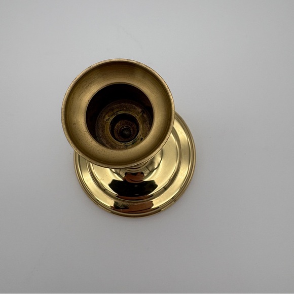 Pre-Owned 3 Elegant Brass Candle Holders With Finger Holder And Fire Snuffer - Picture 5 of 8